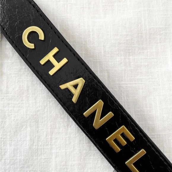 CHANEL VIP GWP Black Quilted Crossbody Phone Bag with Houndstooth Coin Pouch - Picture 14 of 16